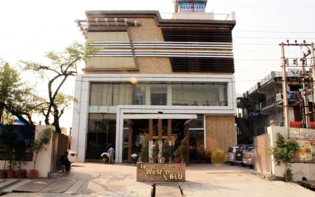 Paradise Inn