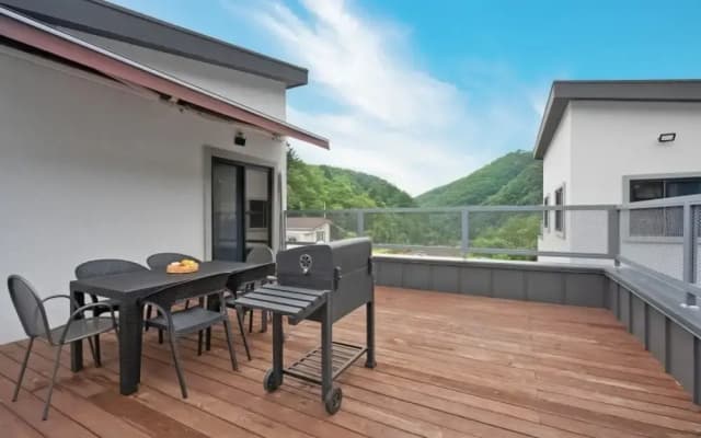 Yangpyeong Chorokbam Pool Villa Pension