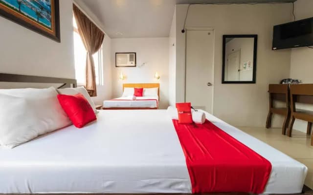 Getz Hotel by RedDoorz