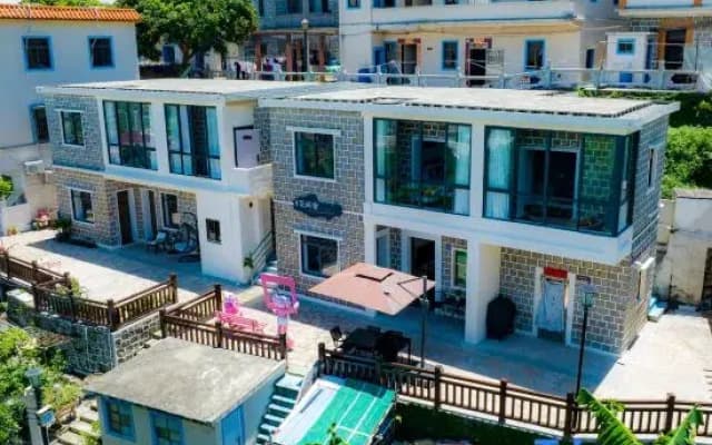 Lanchao Huajianshe Homestay (Zhuhai Guishan Island)
