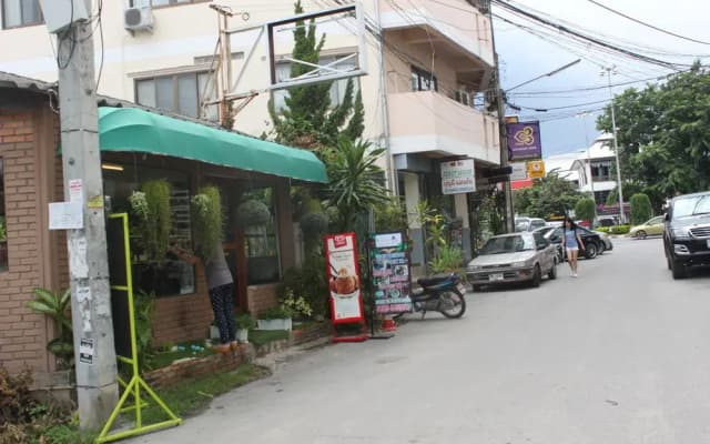 Thaphae Bunk Home