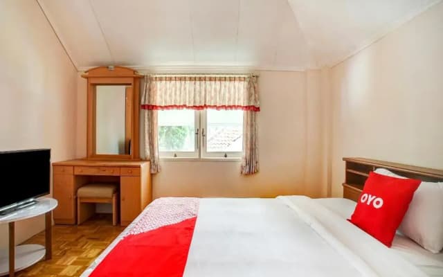 OYO 90080 Villa Lotus E06
