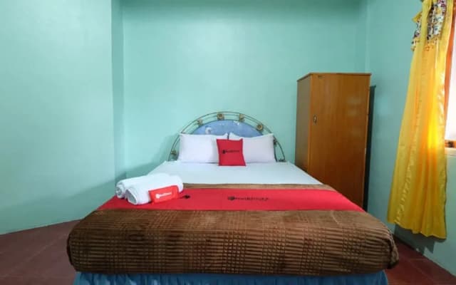 Winslow Hotel by RedDoorz