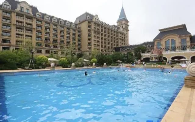 Qingdao·Qiyu·Ocean-Loving Azure Vernal Coastal Resort Homestay (Jinshatan Beer City Branch)