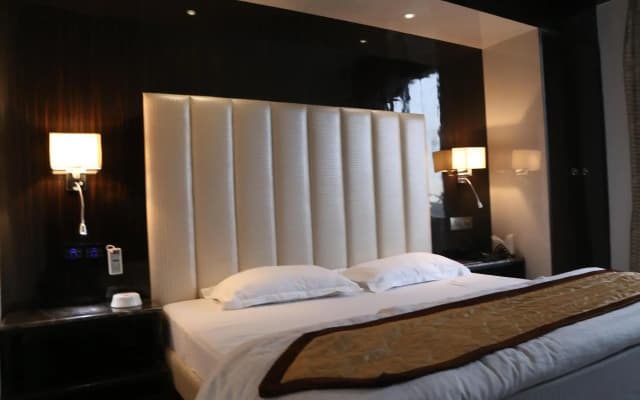 Hotel Puran Palace