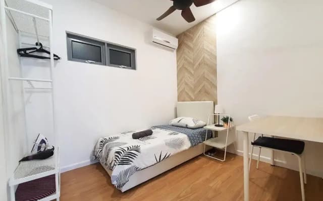 Cyberjaya 3BR 5pax with Balcony Swimming Pool View by Cloud Host