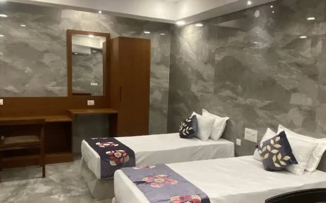 Hotel Sri Pranams Royal Grand