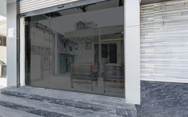 Hotel O Shree Ji Puram Near Prem Mandir