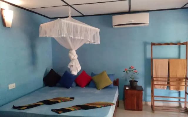 tree house and beautiful hostel sigiriya