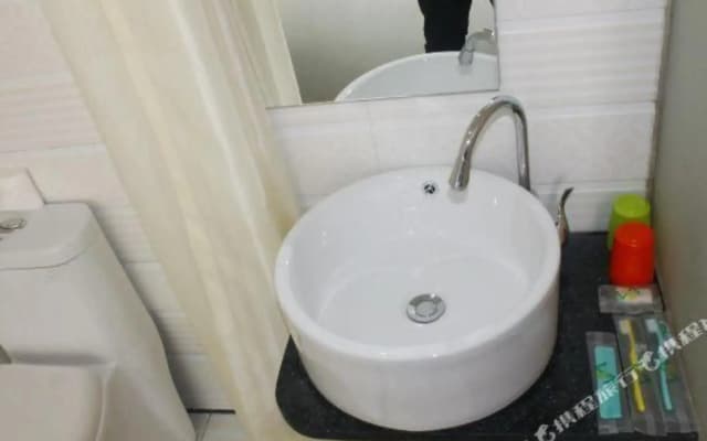 Vjia Express Hotel (Zibo Mingqing Street RT-Mart)