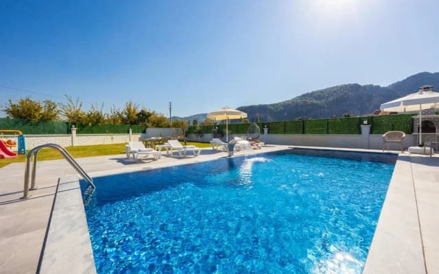 Villa Grand Yasar 4 With 4 Bedrooms and 4 Bathrooms