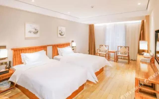 The Serene House (Zhengzhou CBD Convention & Exhibition Center Weilai North Road)