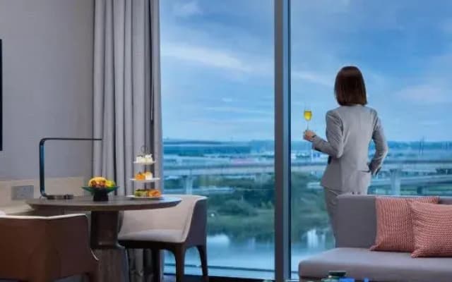 Luohe Yunshe High Altitude View Hotel (Zhujiang Road Food Street Wanda Branch)