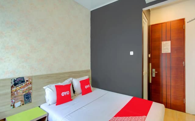 OYO 4005 Bunga Dahlia Guest House