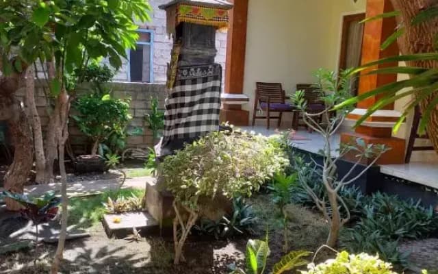Warung Win Beach & Homestay