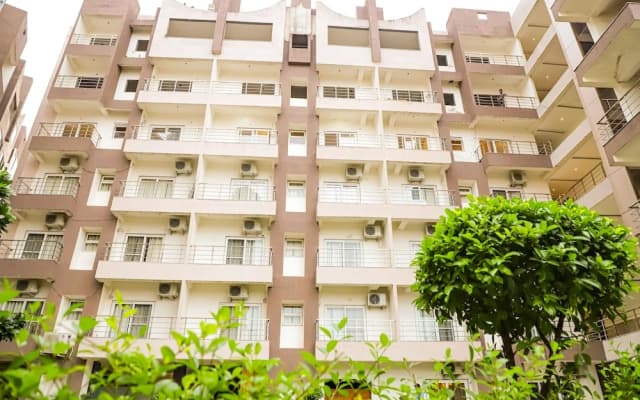 Hotel Shri Radha Nikunj Vrindavan Opposite Prem Mandir