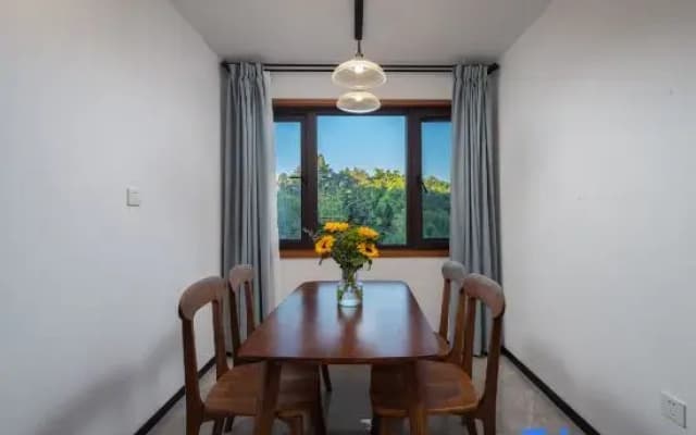 Yunhe Banshan Hot Spring Resort Hotel (Tengchong Mayugu Hot Spring Town)