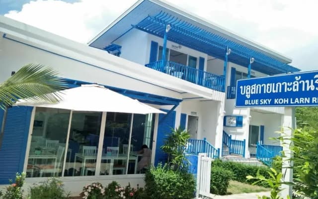 Blue sky Koh larn Resort