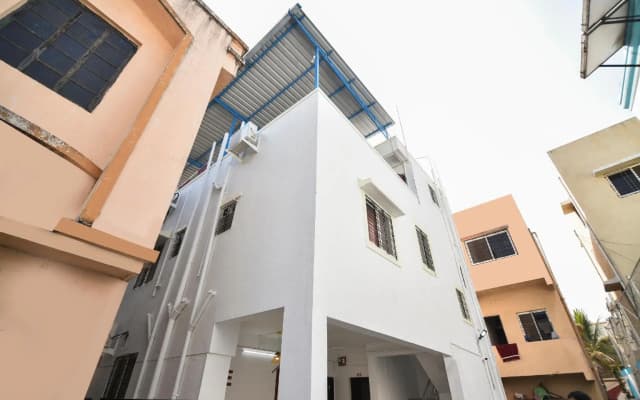 OYO Home 77994 The G Stay