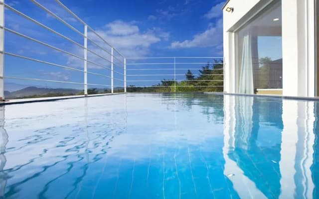 The Mare Pool Villa Pension