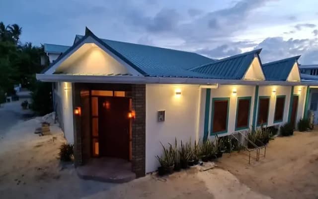 Vaagali Inn