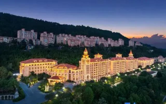Sunshine Hotel Bazhong