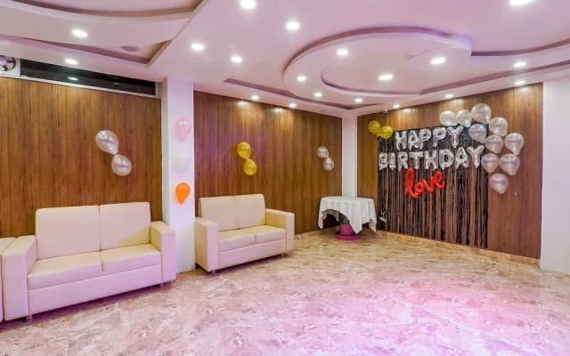 Fabhotel Gmc Grand