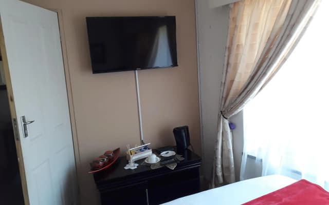 Peace & Lovely Bed And Breakfast