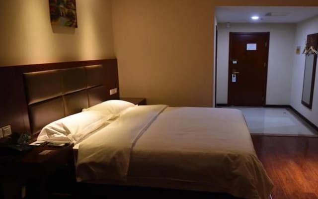 GreenTree Inn Suqian Bawangjuding Square Express Hotel