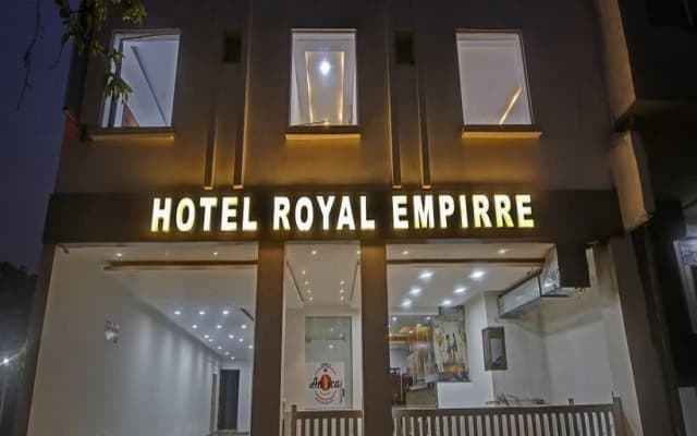 Hotel Royal Empire Near PEC-PGI-PU-Sukhna Lake-Rock Garden-Rose Garden Chandigarh