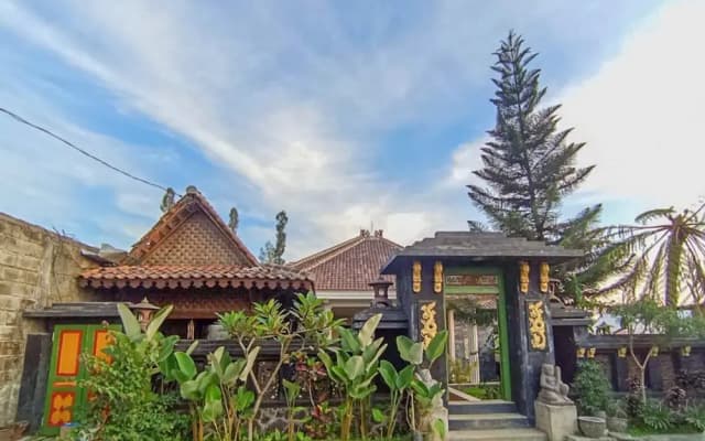 Intayu Homestay RedPartner