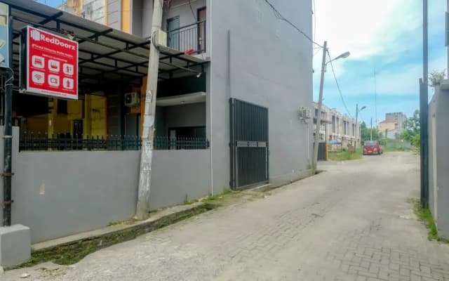 RedDoorz @ Teratai Homestay Medan Amplas