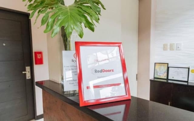 RedDoorz Plus @ Costa Roca Balamban