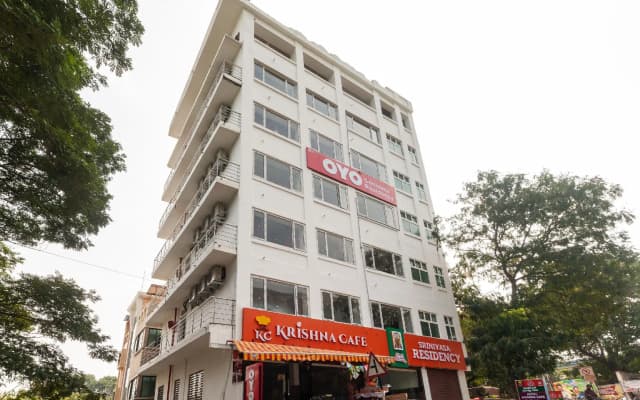 Capital O 27775 Hotel Srinivasa Residency