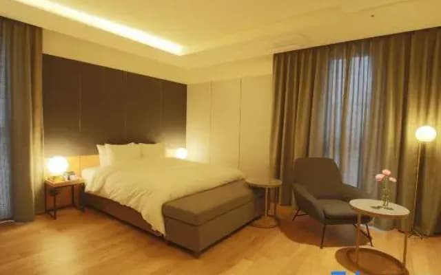 Hotel East9