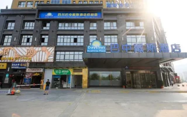 Bazhong Days Hotel