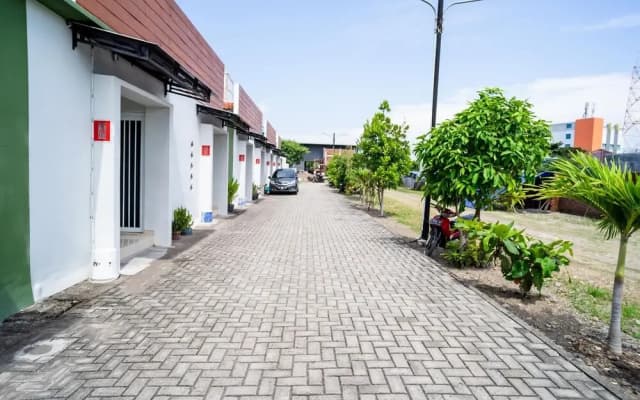 Sitiinggil Guesthouse by RedDoorz