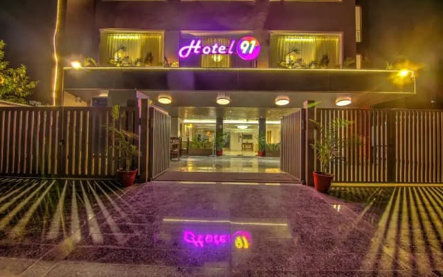 Hotel 91 Huda City Centre