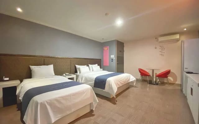 Hound Hotel Jeonju Deokjin