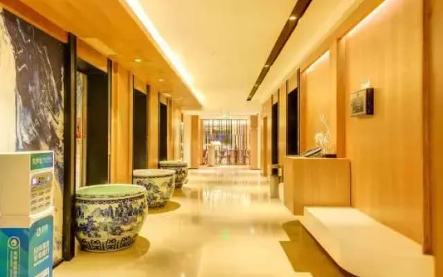 Mei Jing Hotel (Jinan Wanda Plaza Exhibition Center)