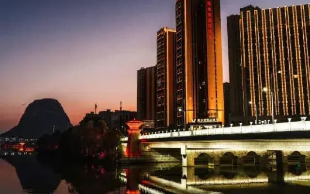 Vienna International Hotel (Guilin Municipal Government Liangjiang Airport)