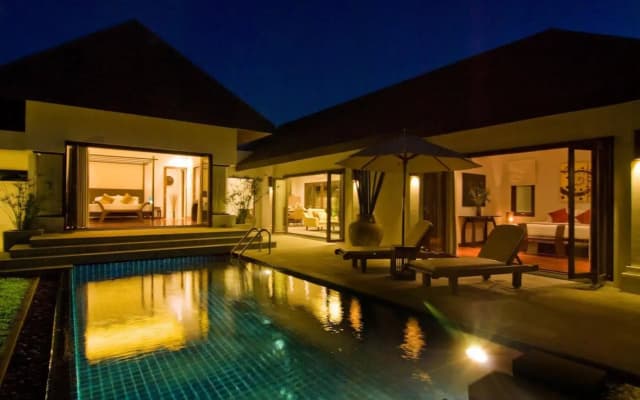 Villa Kama by Holiplanet