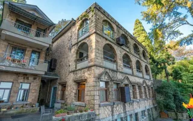Qiye Shuxia Hotel