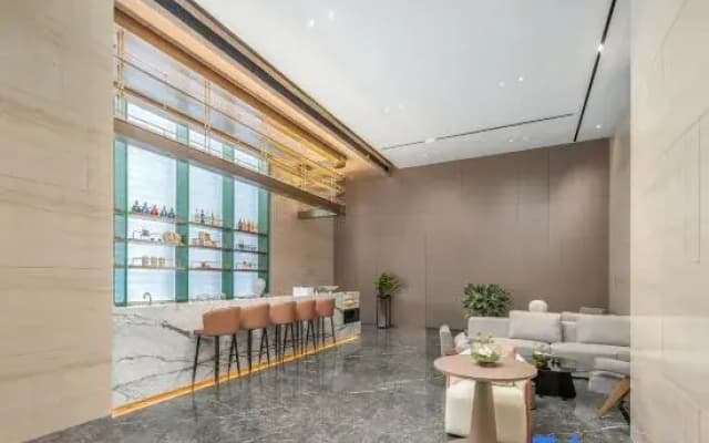 MEHOOD LESTIE Hotel (Dongfang Railway Station Wanda Plaza)