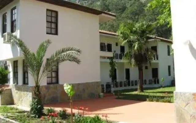 Artemis Hotel