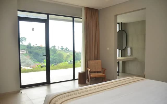 Emerald hill 12 BR karaoke heated pool