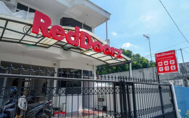KoolKost Syariah near Universitas PGRI Semarang - Minimun Stay 6 Nights