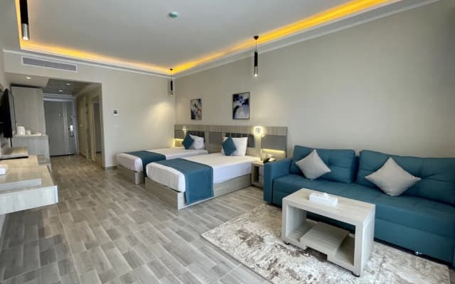 Sirena Beach Resort  Spa