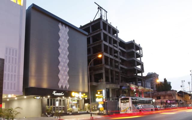 Hotel Sifat International
