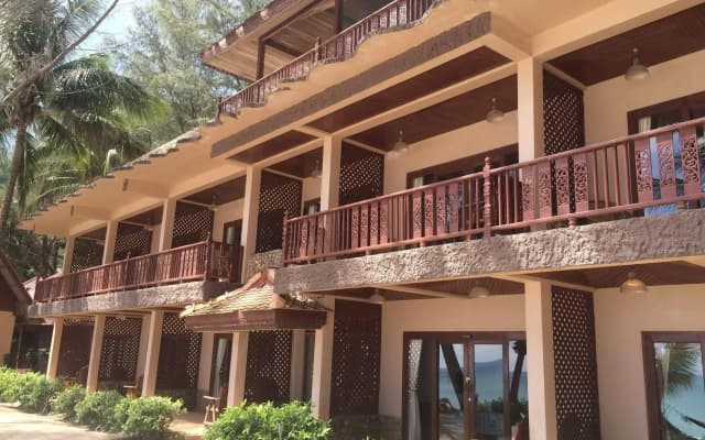 Haad Khuad Resort